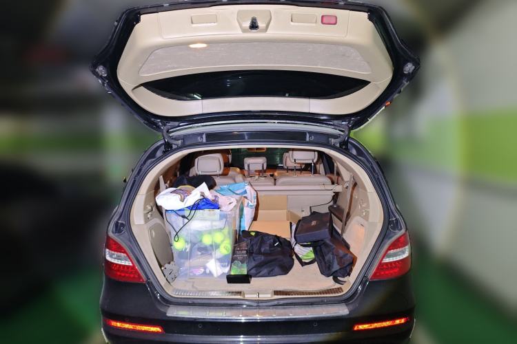 Used Mercedes-Benz R-Class 2017 R 320 4MATIC Business Edition Prestige Model Trunk
