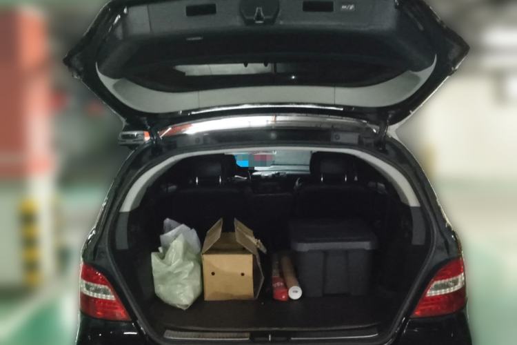 Used Mercedes-Benz R-Class 2017 R 320 4MATIC Business Edition Prestige Model Trunk