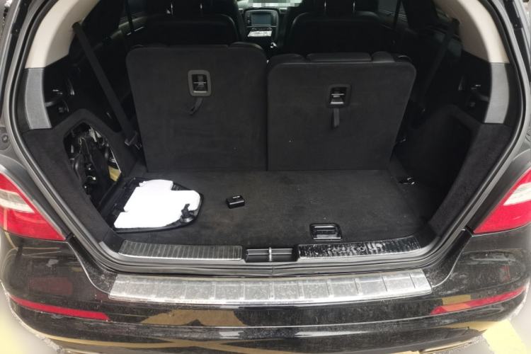 Used Mercedes-Benz R-Class 2017 R 400 4MATIC Exclusive Edition Trunk