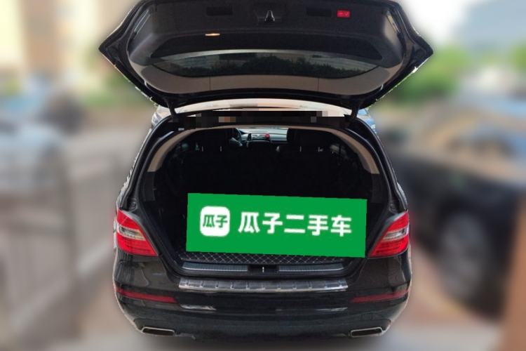 Used Mercedes-Benz R-Class 2017 R 320 4MATIC Business Edition Prestige Model Trunk