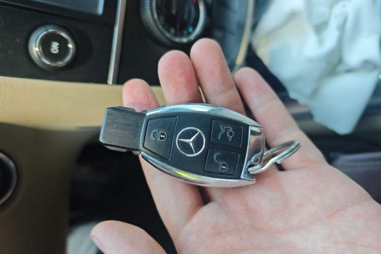 Used Mercedes-Benz R-Class 2017 R 320 4MATIC Business Edition Prestige Model Vehicle Key