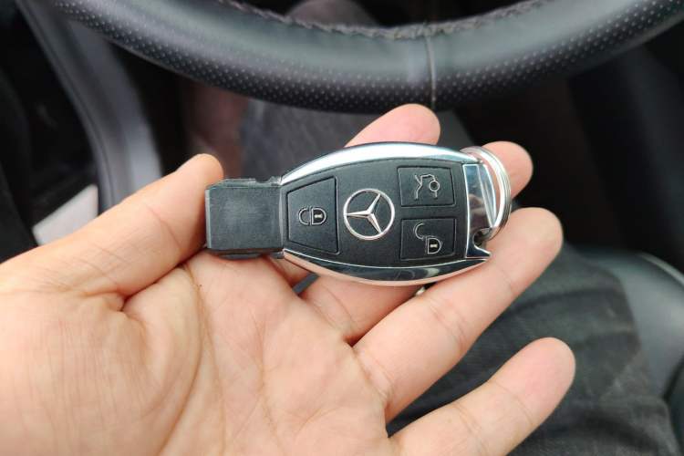 Used Mercedes-Benz R-Class 2017 R 320 4MATIC Business Edition Prestige Model Vehicle Key