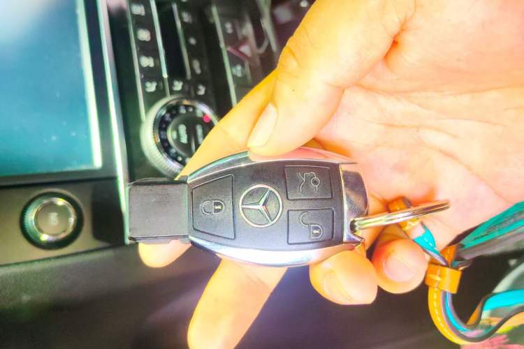Used Mercedes-Benz R-Class 2017 R 320 4MATIC Business Edition Prestige Model Vehicle Key
