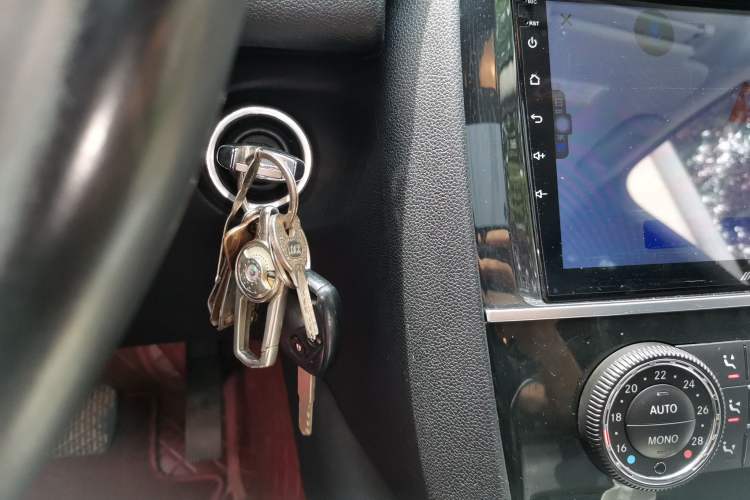 Used Mercedes-Benz R-Class 2017 R 320 4MATIC Business Edition Prestige Model Vehicle Key