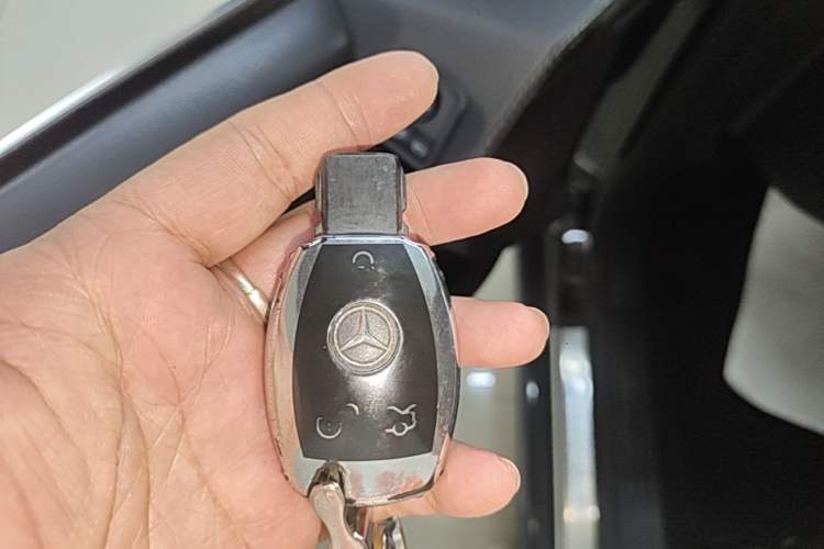 Used Mercedes-Benz R-Class 2017 R 320 4MATIC Business Edition Prestige Model Vehicle Key