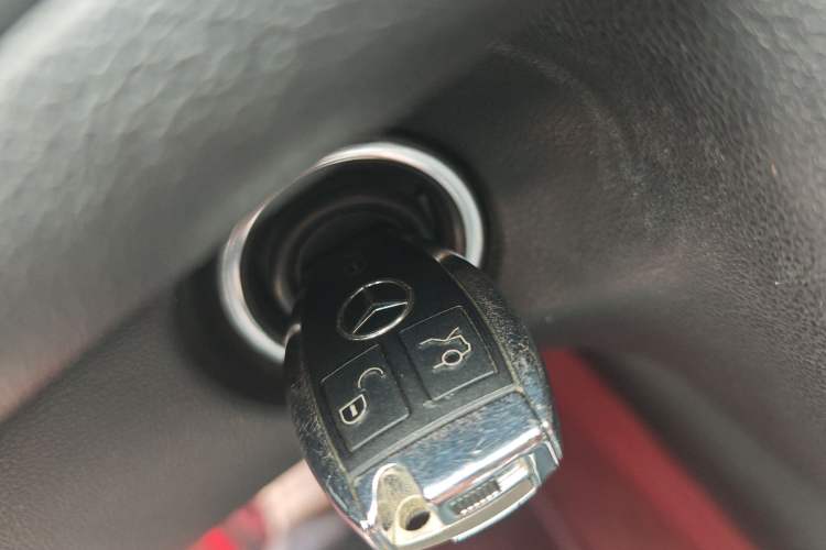 Used Mercedes-Benz R-Class 2017 R 320 4MATIC Business Edition Prestige Model Vehicle Key