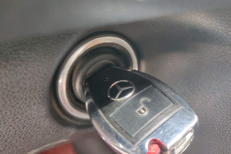 Used Mercedes-Benz R-Class 2017 R 320 4MATIC Business Edition Prestige Model Vehicle Key