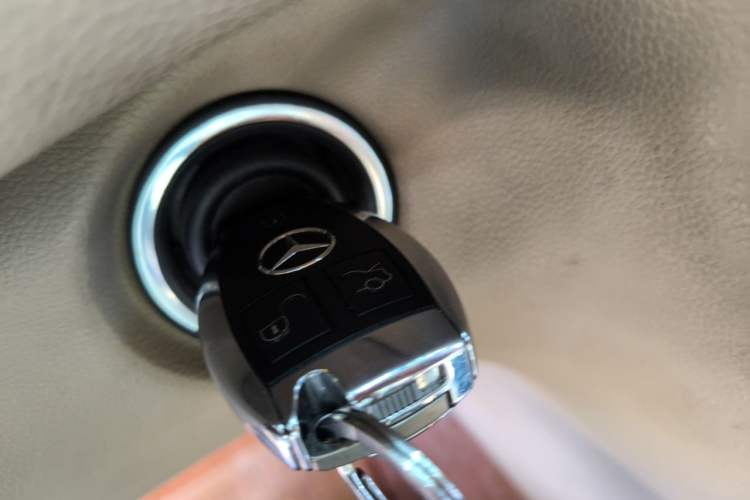 Used Mercedes-Benz R-Class 2017 R 320 4MATIC Business Edition Prestige Model Vehicle Key
