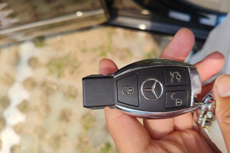 Used Mercedes-Benz R-Class 2017 R 320 4MATIC Business Edition Prestige Model Vehicle Key