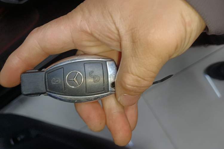 Used Mercedes-Benz R-Class 2017 R 320 4MATIC Business Edition Prestige Model Vehicle Key