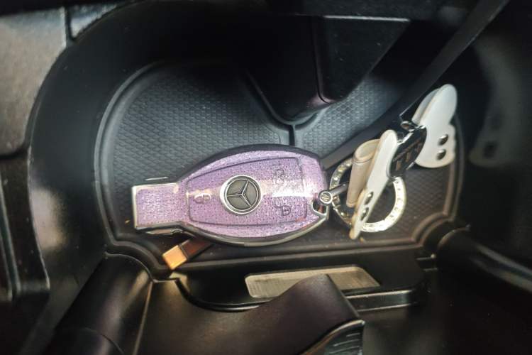 Used Mercedes-Benz R-Class 2017 R 400 4MATIC Exclusive Edition Vehicle Key