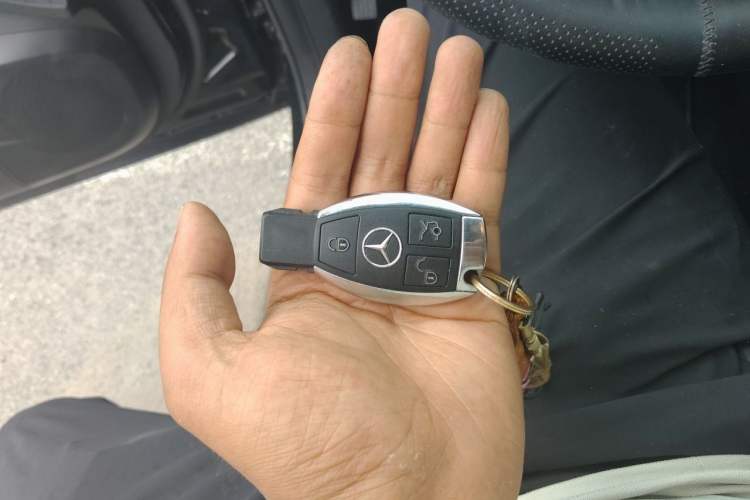 Used Mercedes-Benz R-Class 2017 R 320 4MATIC Business Edition Prestige Model Vehicle Key