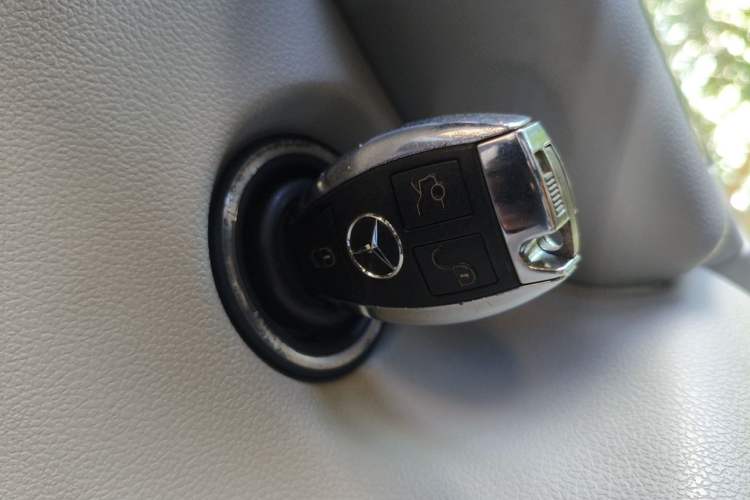Used Mercedes-Benz R-Class 2017 R 320 4MATIC Business Edition Prestige Model Vehicle Key
