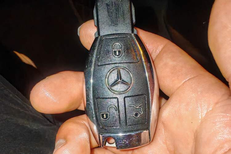 Used Mercedes-Benz R-Class 2017 R 320 4MATIC Business Edition Prestige Model Vehicle Key