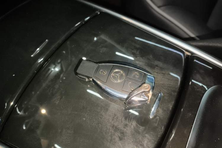 Used Mercedes-Benz R-Class 2017 R 320 4MATIC Business Edition Prestige Model Vehicle Key