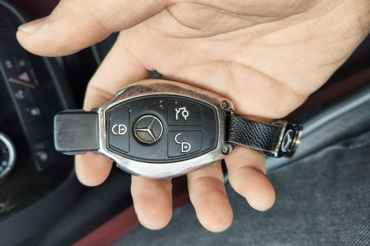 Used Mercedes-Benz R-Class 2017 R 320 4MATIC Business Edition Prestige Model Vehicle Key