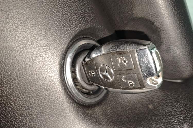 Used Mercedes-Benz R-Class 2017 R 320 4MATIC Business Edition Prestige Model Vehicle Key