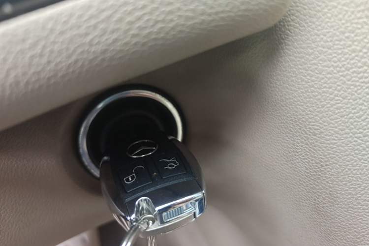 Used Mercedes-Benz R-Class 2017 R 320 4MATIC Business Edition Prestige Model Vehicle Key