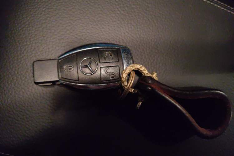 Used Mercedes-Benz R-Class 2017 R 320 4MATIC Luxury Collection Edition Vehicle Key