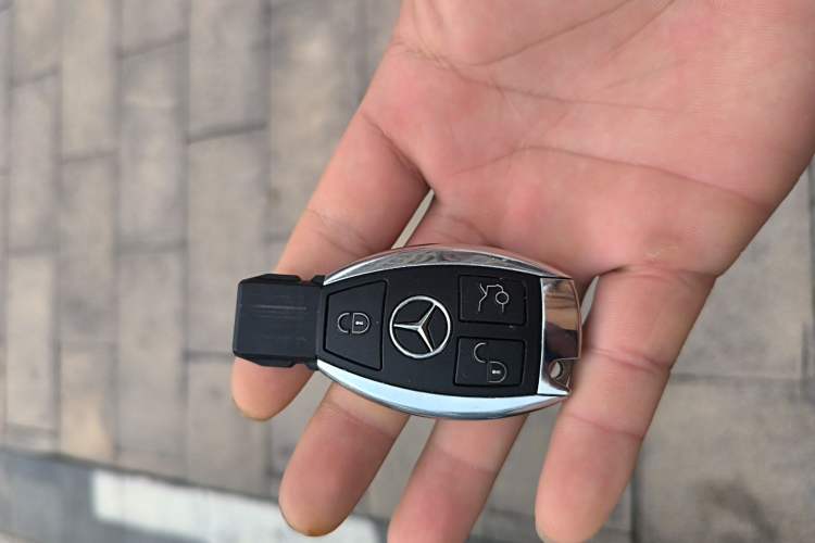 Used Mercedes-Benz R-Class 2017 R 320 4MATIC Business Edition Prestige Model Vehicle Key