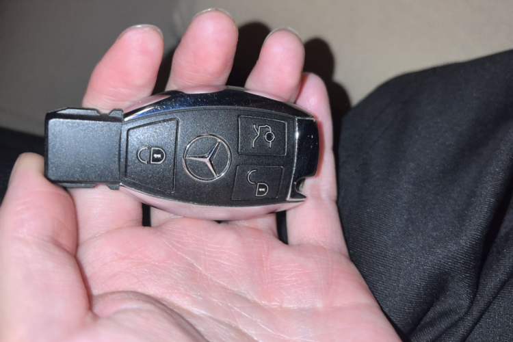 Used Mercedes-Benz R-Class 2017 R 320 4MATIC Business Edition Prestige Model Vehicle Key