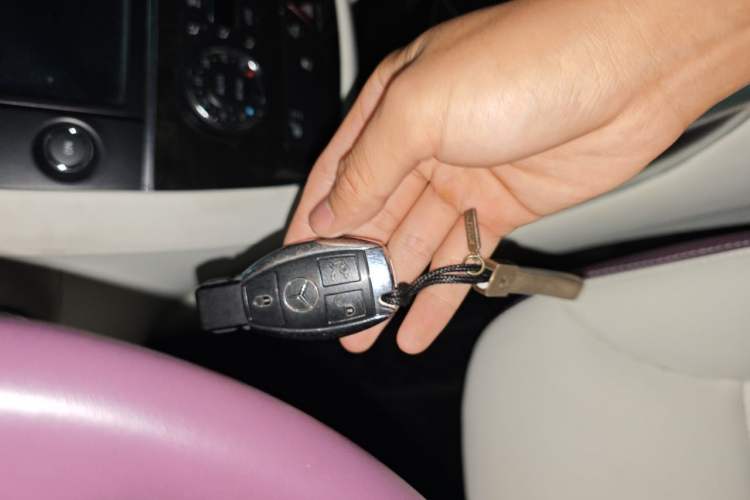 Used Mercedes-Benz R-Class 2017 R 320 4MATIC Business Edition Prestige Model Vehicle Key