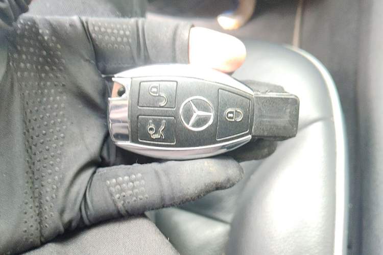 Used Mercedes-Benz R-Class 2017 R 320 4MATIC Business Edition Prestige Model Vehicle Key