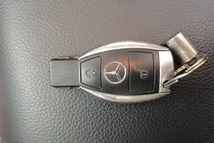 Used Mercedes-Benz R-Class 2017 R 320 4MATIC Business Edition Prestige Model Vehicle Key
