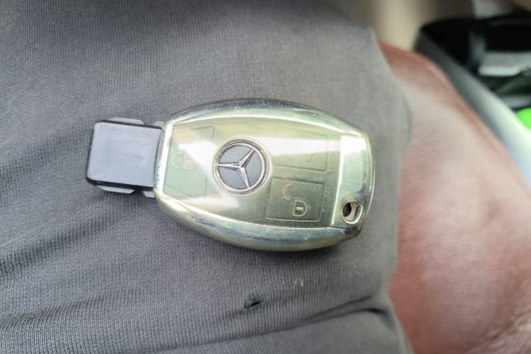 Used Mercedes-Benz R-Class 2017 R 320 4MATIC Luxury Collection Edition Vehicle Key