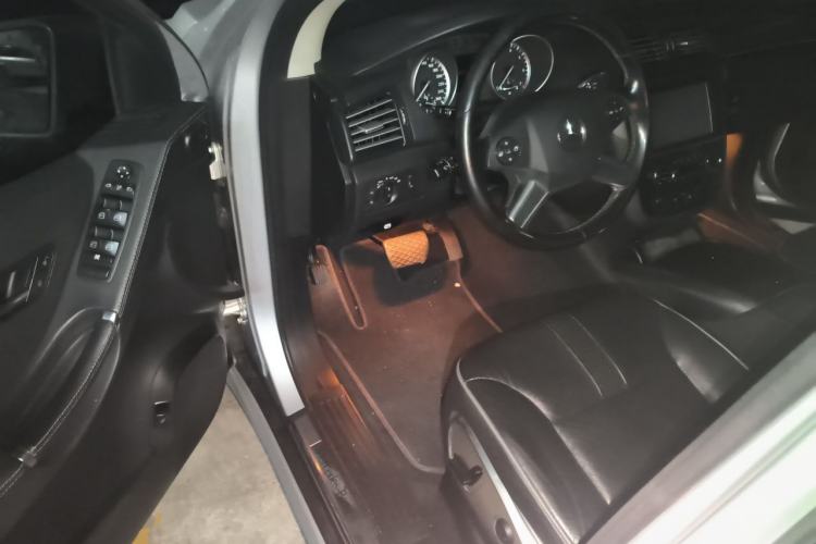 Used Mercedes-Benz R-Class 2017 R 320 4MATIC Business Edition Prestige Model Driver Seat