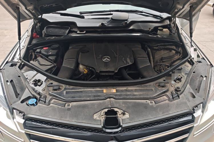 Used Mercedes-Benz R-Class 2017 R 320 4MATIC Business Edition Prestige Model Engine Bay