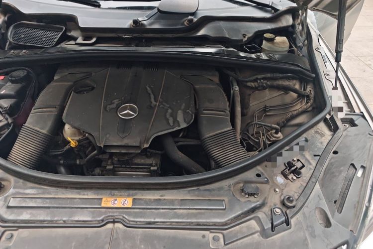Used Mercedes-Benz R-Class 2017 R 320 4MATIC Business Edition Prestige Model Engine Bay Left