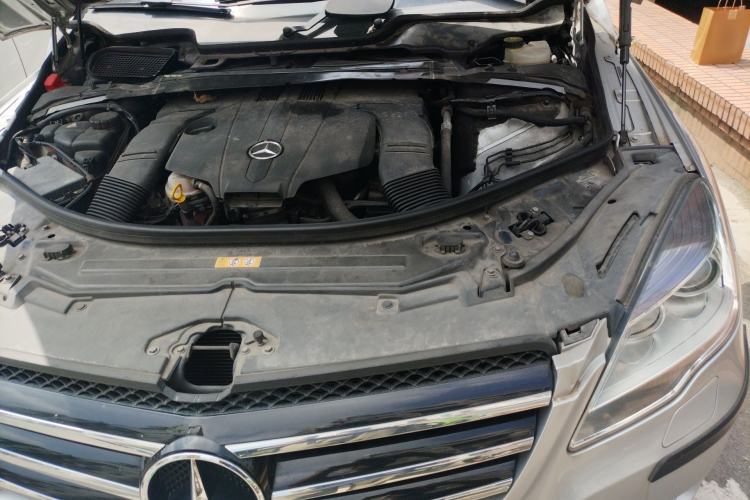 Used Mercedes-Benz R-Class 2017 R 320 4MATIC Business Edition Prestige Model Engine Bay Left
