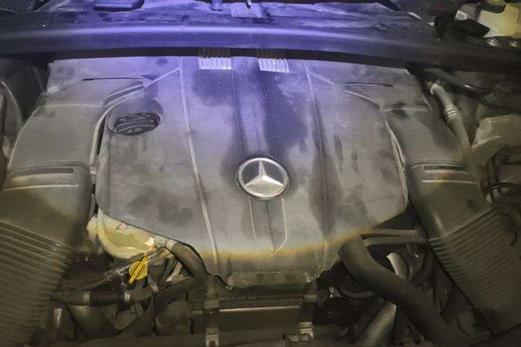 Used Mercedes-Benz R-Class 2017 R 320 4MATIC Business Edition Prestige Model Engine Bay