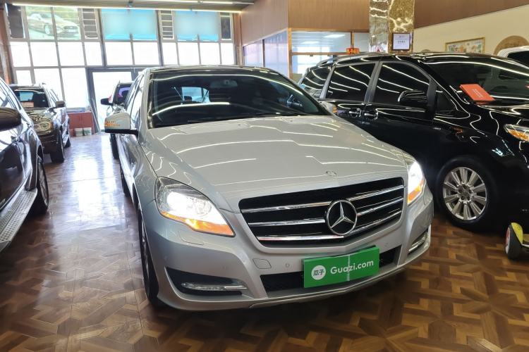 Used Mercedes-Benz R-Class 2017 R 320 4MATIC Business Edition Prestige Model Exterior 1