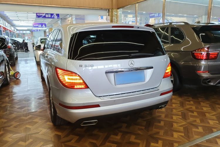 Used Mercedes-Benz R-Class 2017 R 320 4MATIC Business Edition Prestige Model Exterior 2