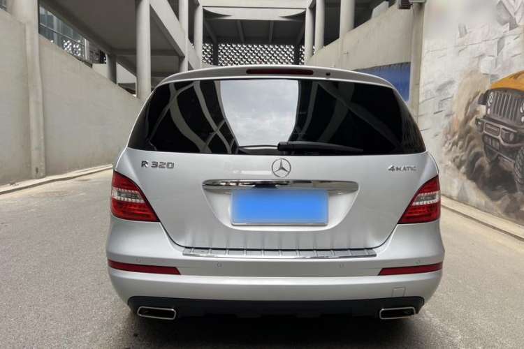 Used Mercedes-Benz R-Class 2017 R 320 4MATIC Business Edition Prestige Model Exterior 3