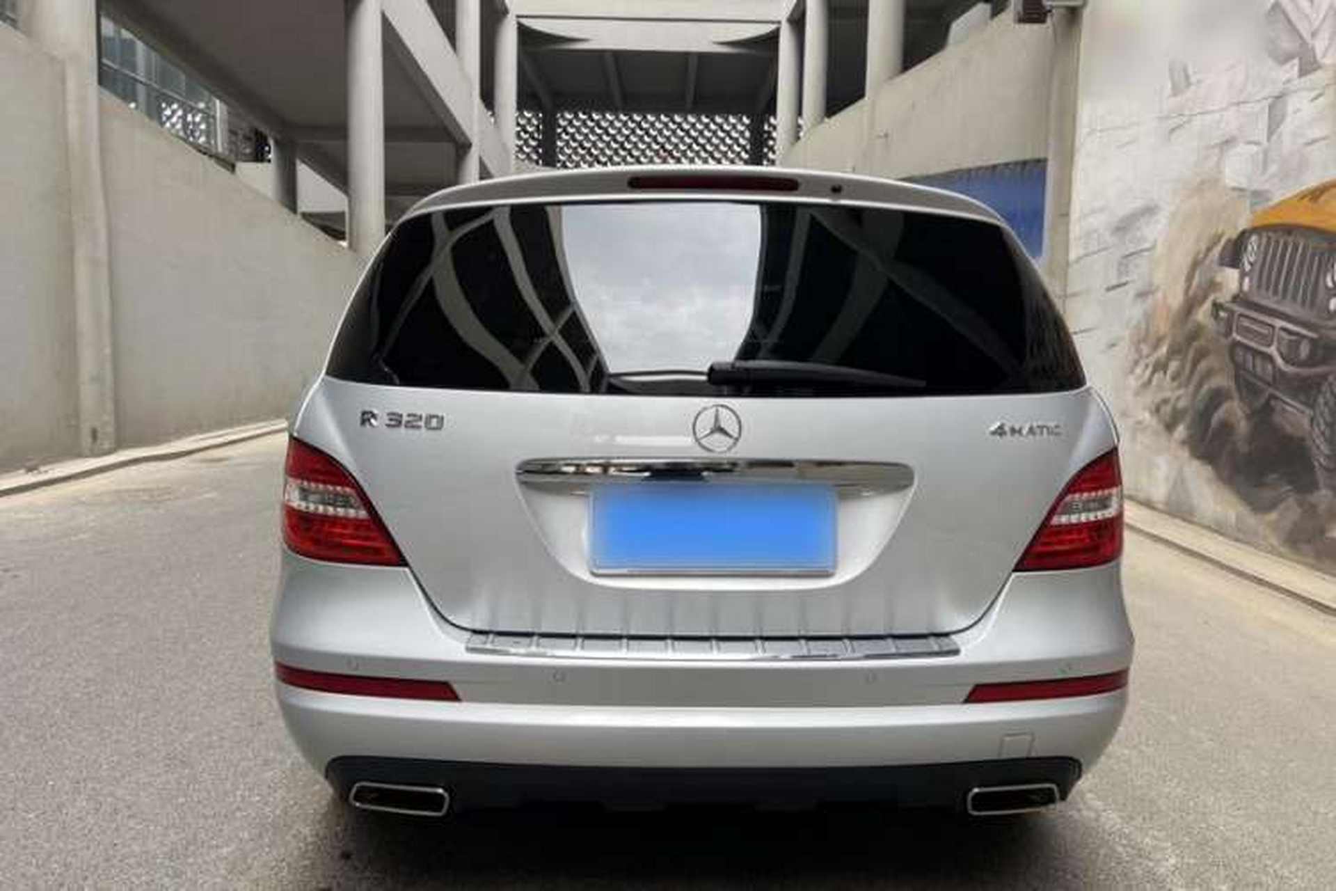 Used Mercedes-Benz R-Class 2017 R 320 4MATIC Business Edition Prestige Model Exterior 3