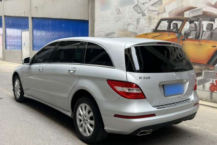 Used Mercedes-Benz R-Class 2017 R 320 4MATIC Business Edition Prestige Model Exterior 4