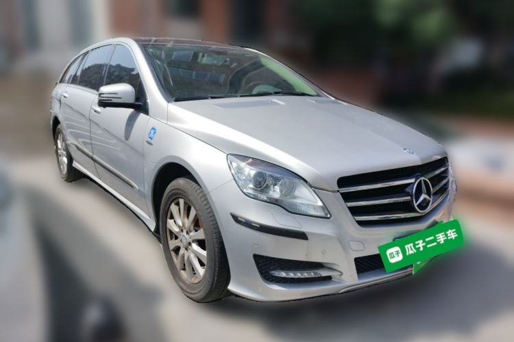 Used Mercedes-Benz R-Class 2017 R 320 4MATIC Business Edition Prestige Model Front Right 45 Deg