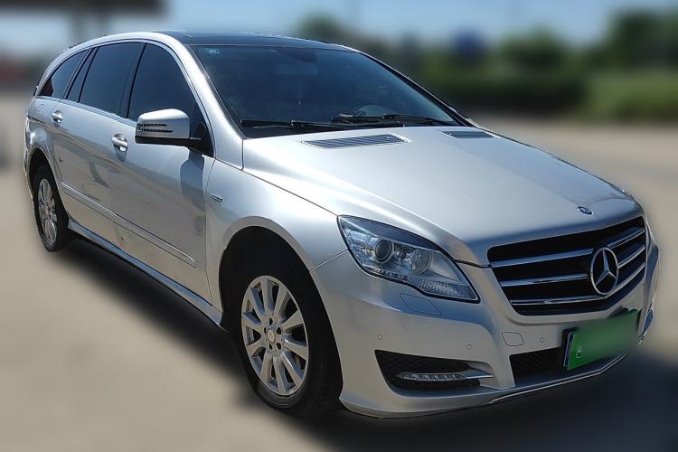 Used Mercedes-Benz R-Class 2017 R 320 4MATIC Business Edition Prestige Model Front Right 45 Deg