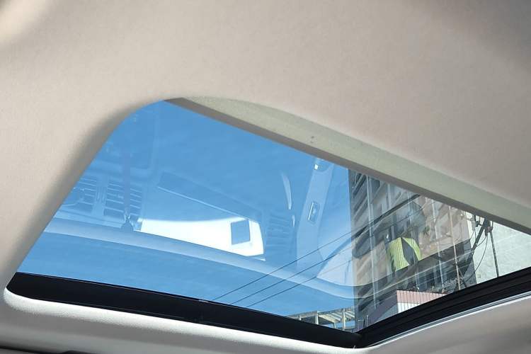 Used Mercedes-Benz R-Class 2017 R 320 4MATIC Business Edition Prestige Model Headliner