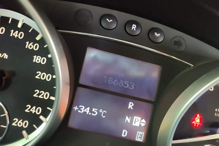 Used Mercedes-Benz R-Class 2017 R 320 4MATIC Business Edition Prestige Model Instrument Cluster