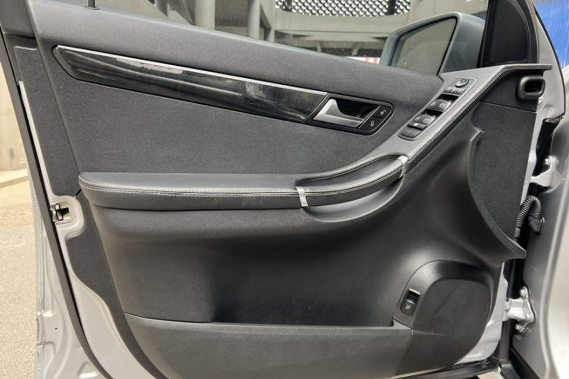 Used Mercedes-Benz R-Class 2017 R 320 4MATIC Business Edition Prestige Model Interior 5