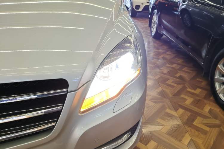Used Mercedes-Benz R-Class 2017 R 320 4MATIC Business Edition Prestige Model Left Front Headlight