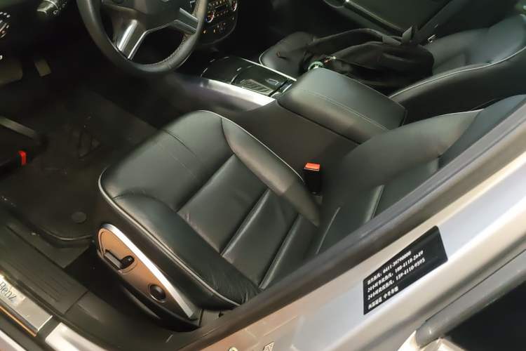 Used Mercedes-Benz R-Class 2017 R 320 4MATIC Business Edition Prestige Model Left Front Seat