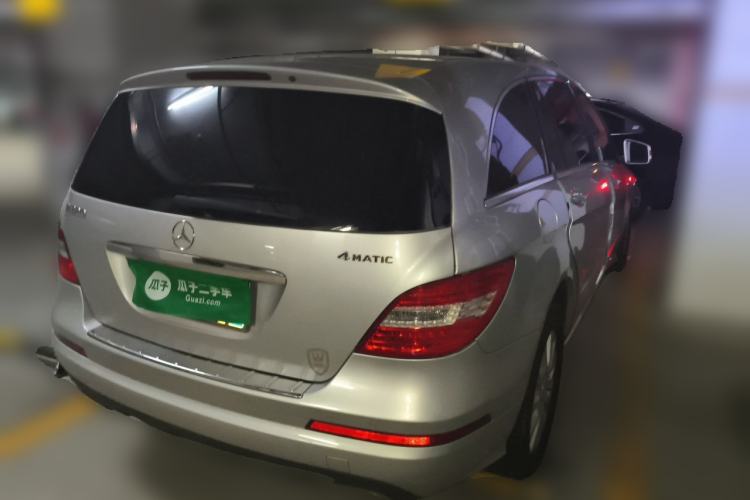 Used Mercedes-Benz R-Class 2017 R 320 4MATIC Business Edition Prestige Model Rear Right 45 Deg