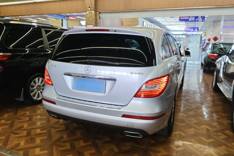 Used Mercedes-Benz R-Class 2017 R 320 4MATIC Business Edition Prestige Model Rear Right 45 Deg