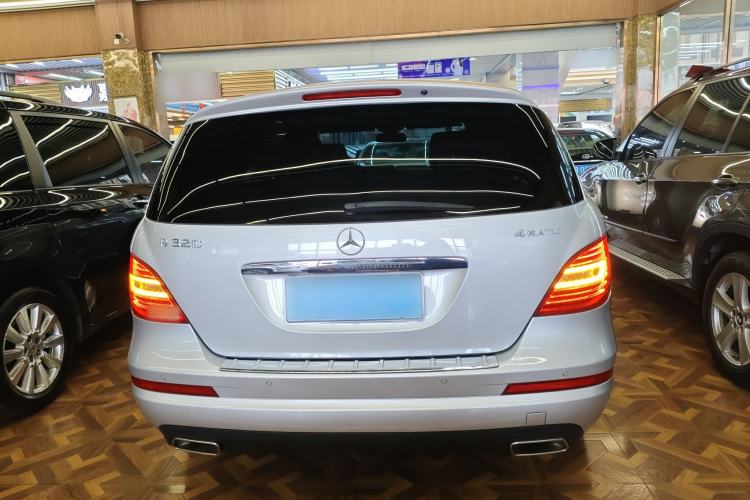 Used Mercedes-Benz R-Class 2017 R 320 4MATIC Business Edition Prestige Model Rear