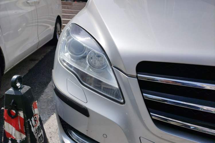 Used Mercedes-Benz R-Class 2017 R 320 4MATIC Business Edition Prestige Model Right Front Headlight